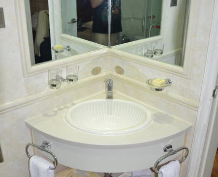 大理苍山饭店主图