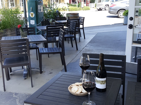 Larner Vineyard & Winery Tasting Room-洛斯奥利沃斯必去景点