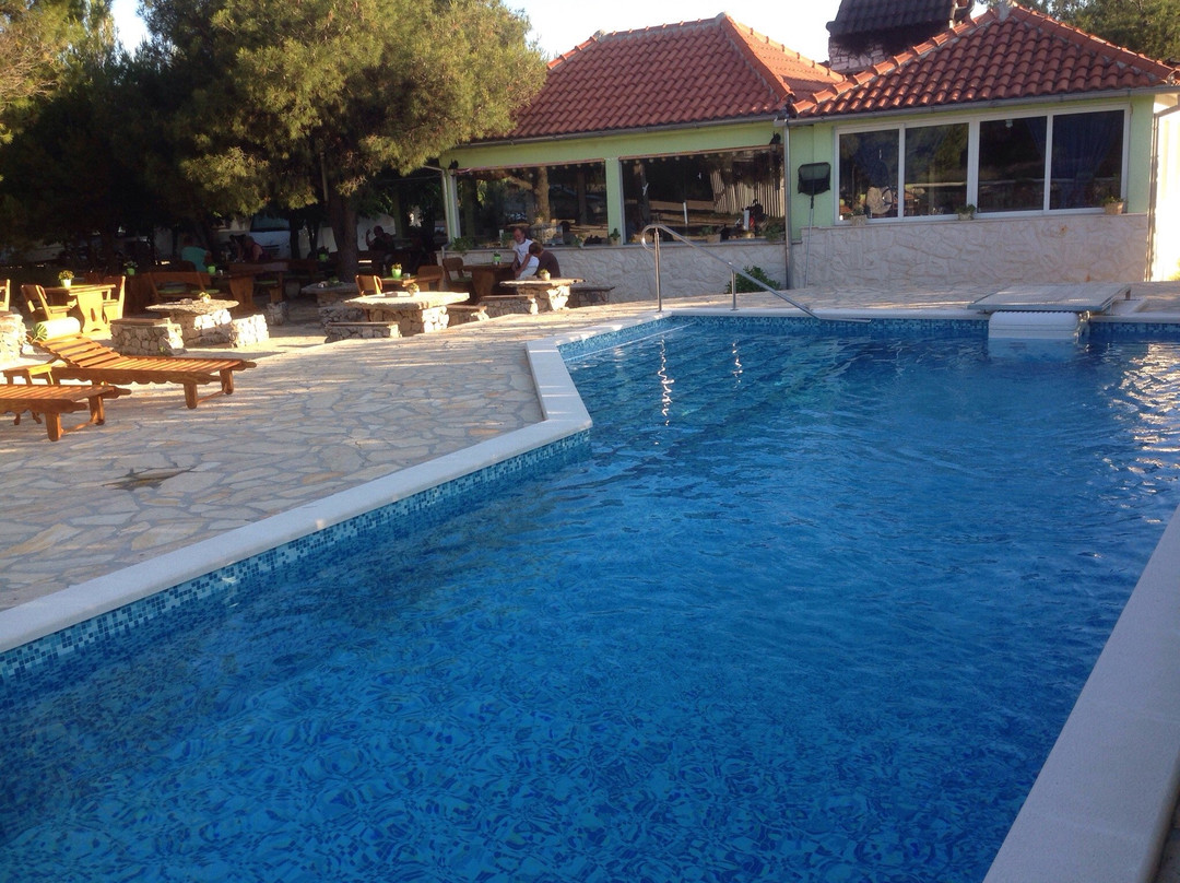 Camp Marina Lozovac