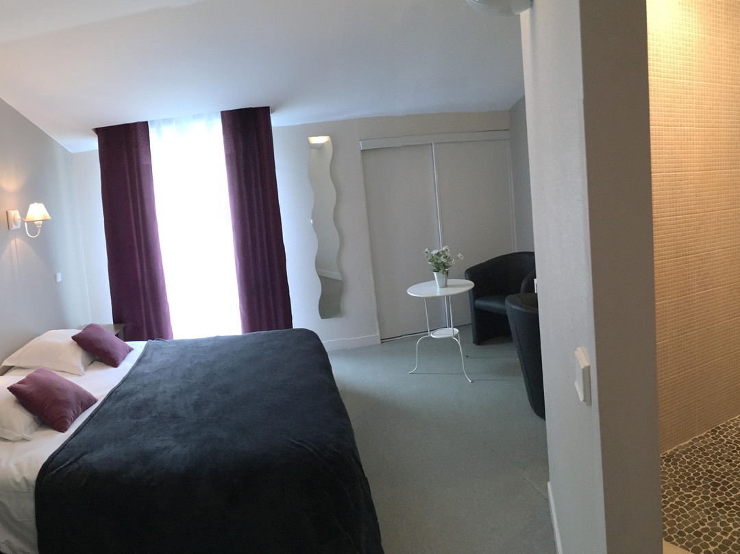 Chateau De Laleard主图