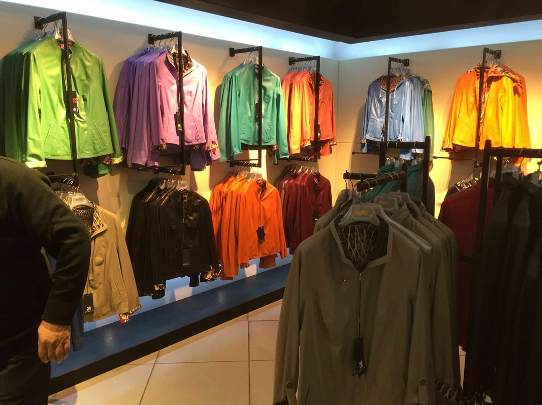 Emelda Leather & Fur-塞尔丘克必去景点