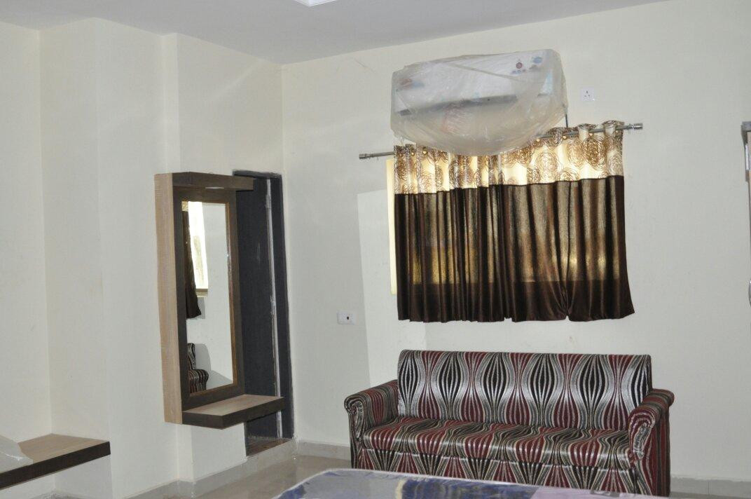 Hotel Ravi Residency主图