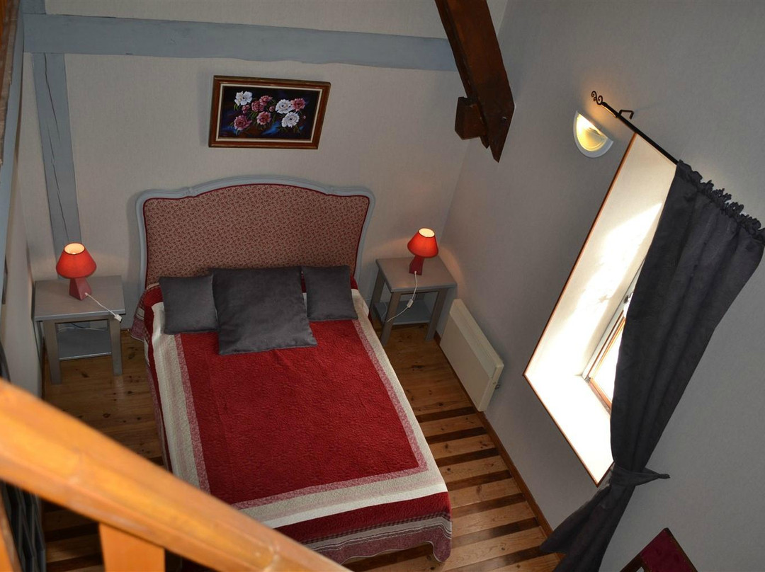 Chambres d'Hotes-Ferme Equestre Les Revers主图