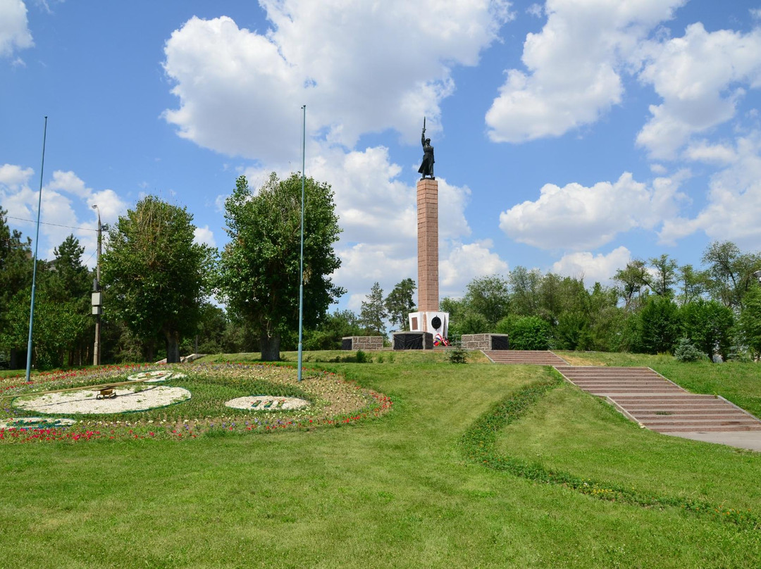 Chekistov Square景点图片