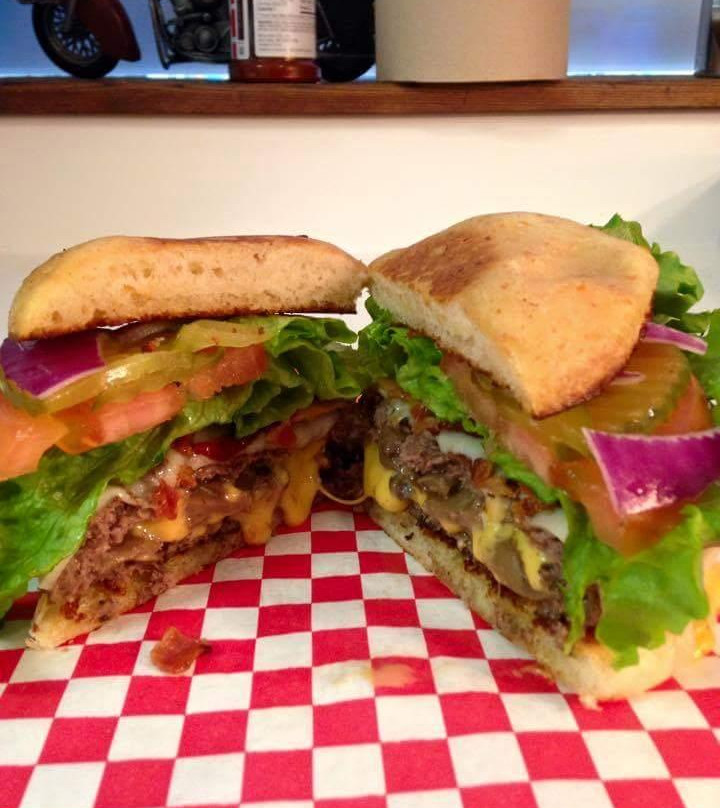 Pipe Creek餐馆和美食-TJ's Grille