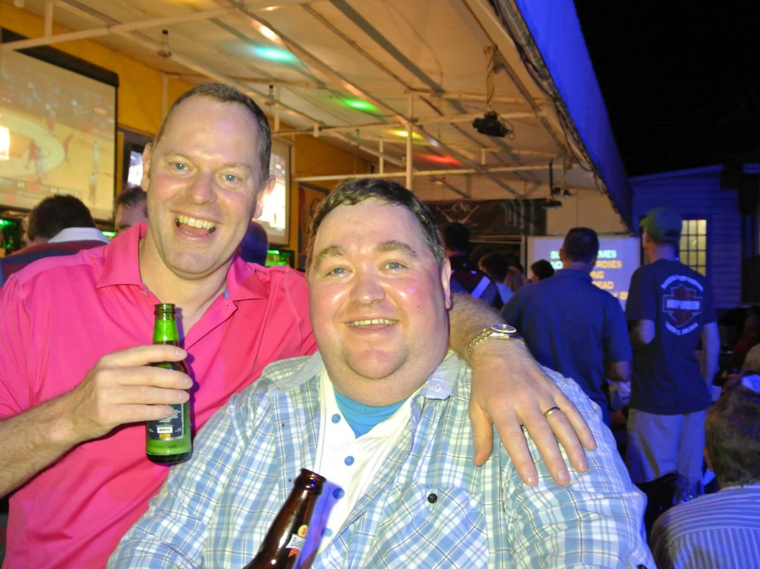 Hal's Car Park Bar-圣罗伦斯峡必去景点