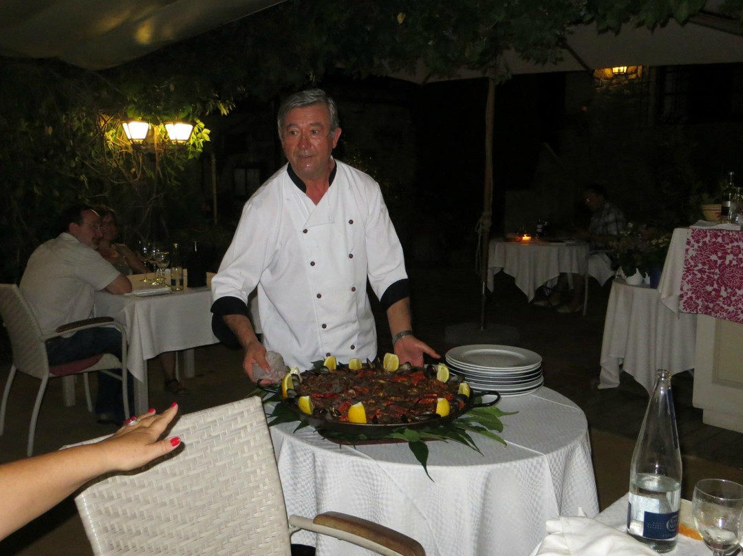 La Riera Hostel and Resturant主图