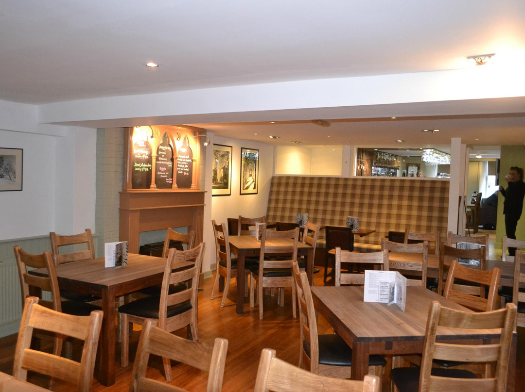 凯尔索餐馆和美食-The Queens Head Hotel