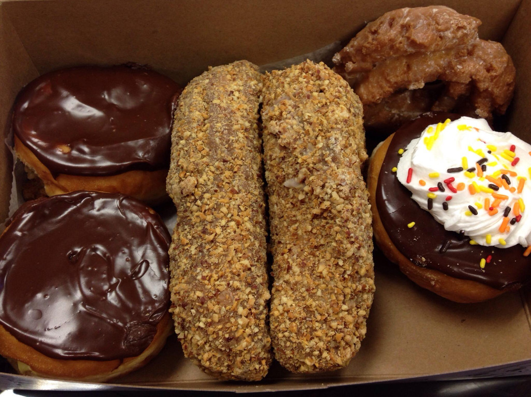 Clarence餐馆和美食-Paula's Donuts