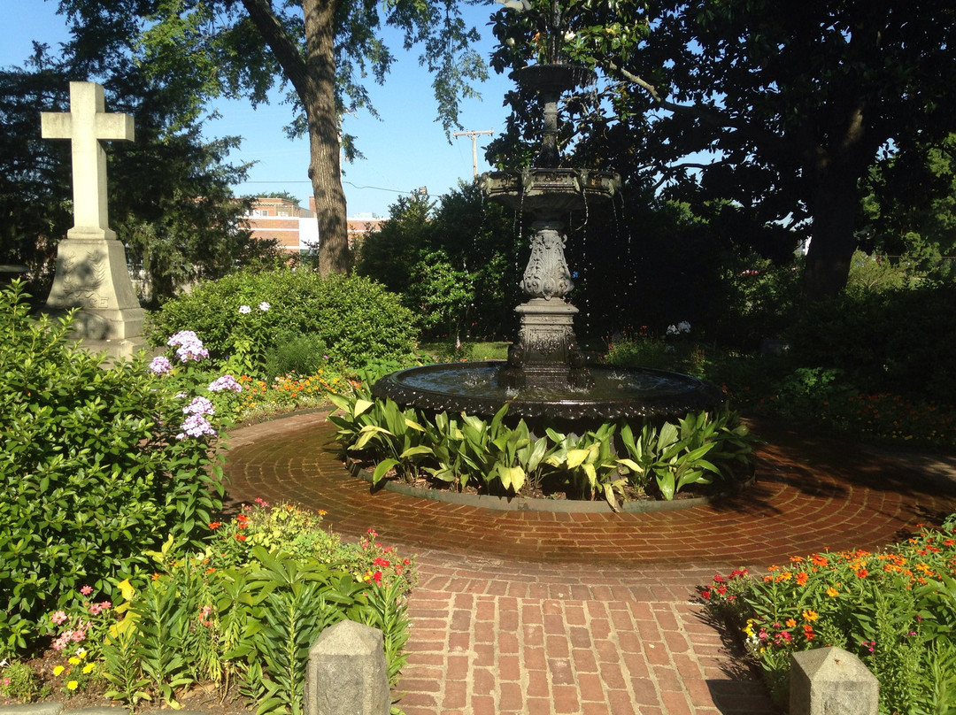 Mount Holly Cemetery-小石城必去景点