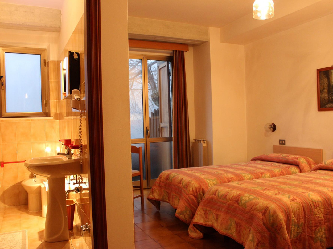 Costacciaro酒店住宿-Albergo Monte Cucco da Tobia
