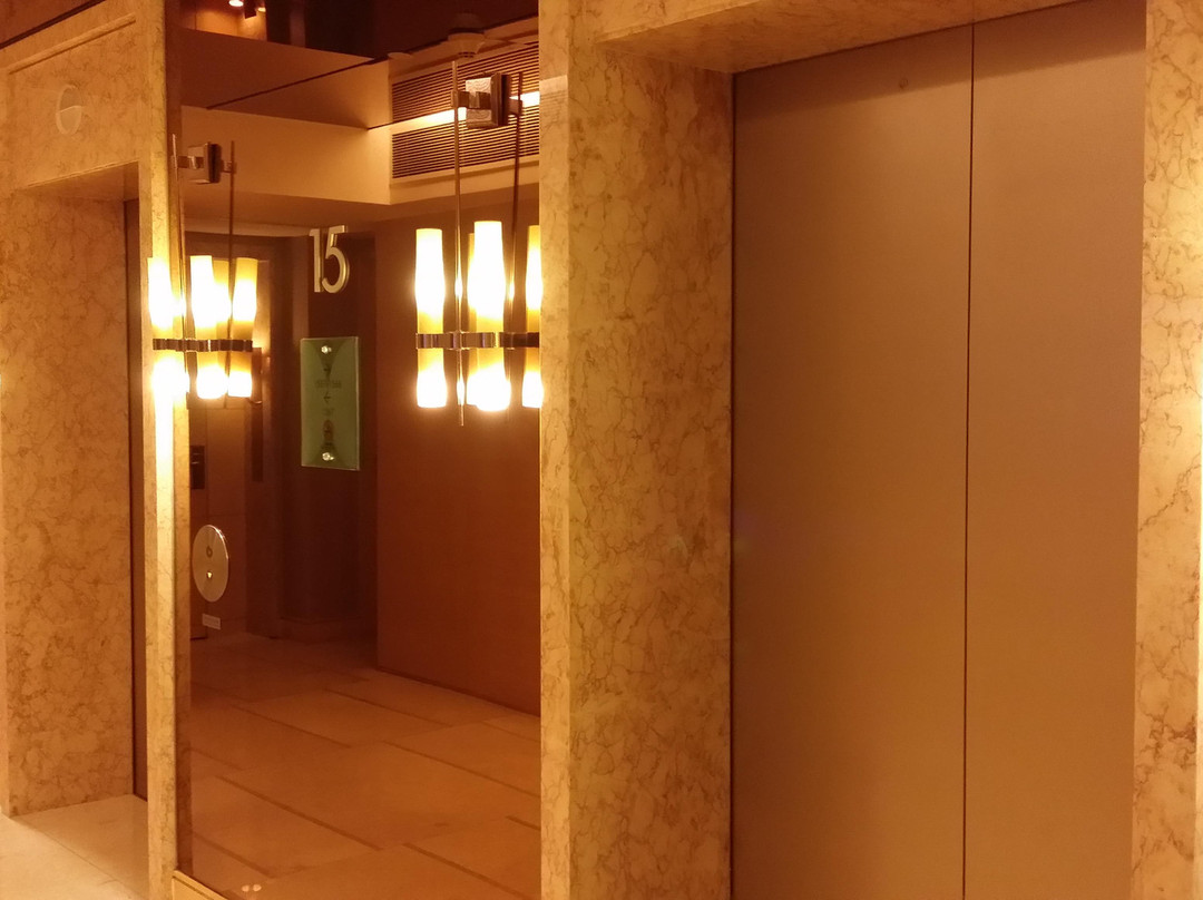 上海威斯汀大饭店主图