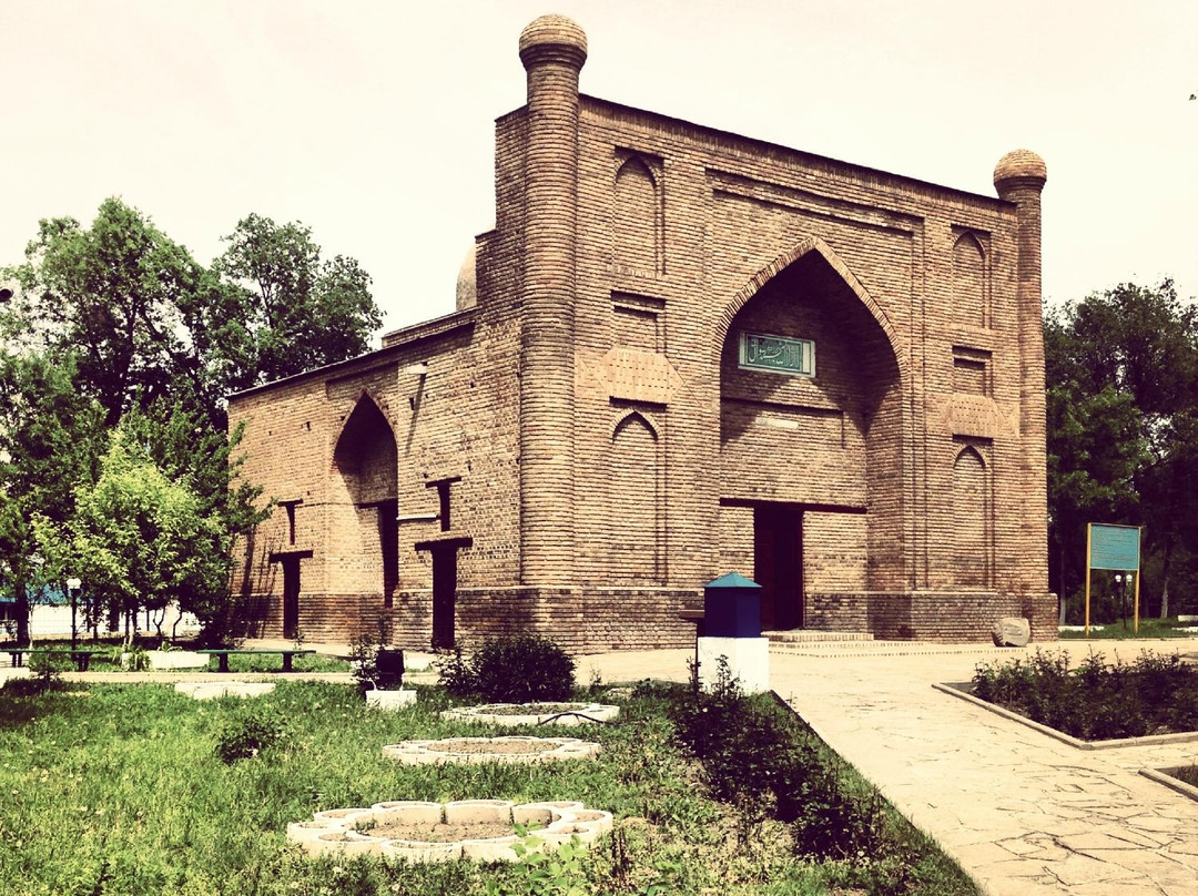Karahan Mausoleum-Taraz必去景点