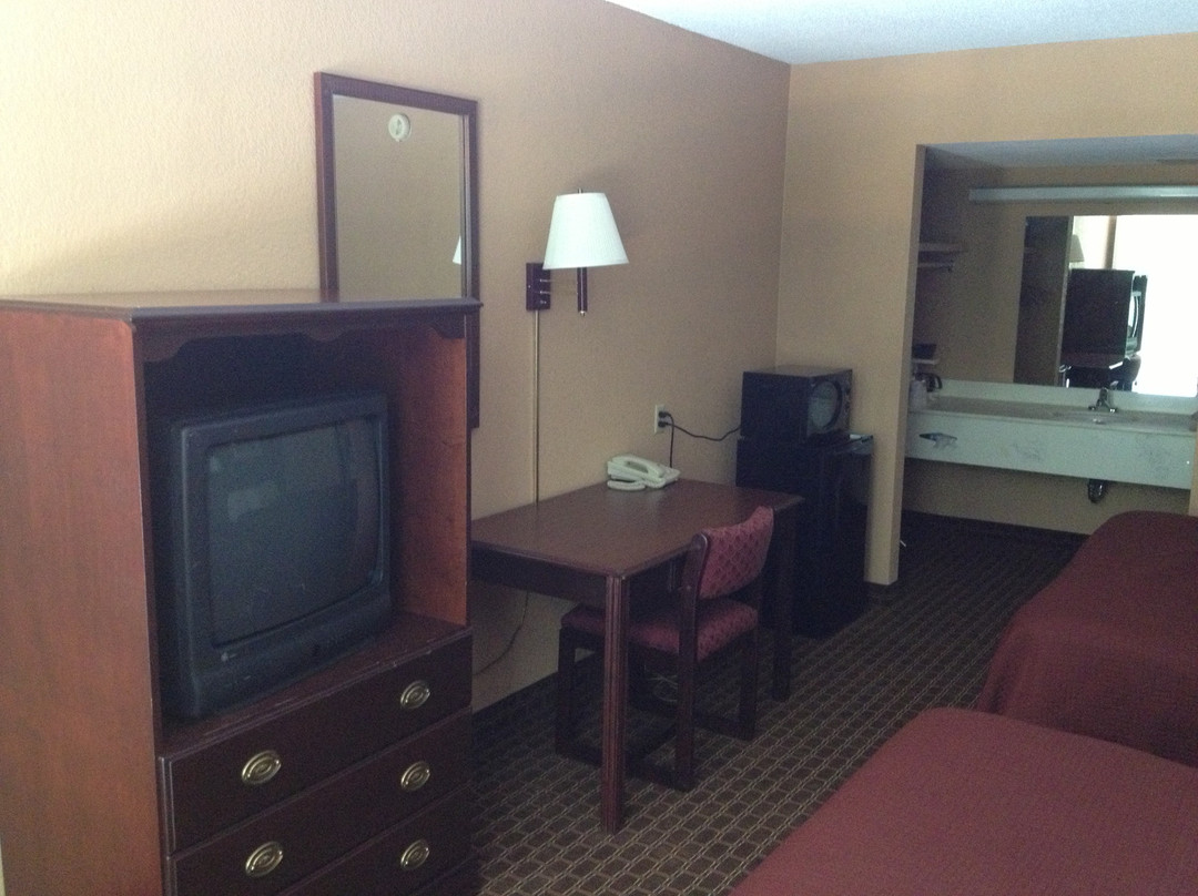 Howard Johnson by Wyndham Cleveland