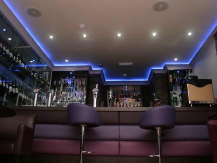 Carriages - Cocktail Bar, Restaurant & Rooms主图