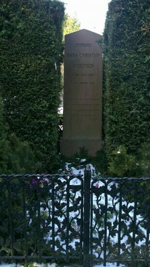 Grave of H.C. Andersen景点图片
