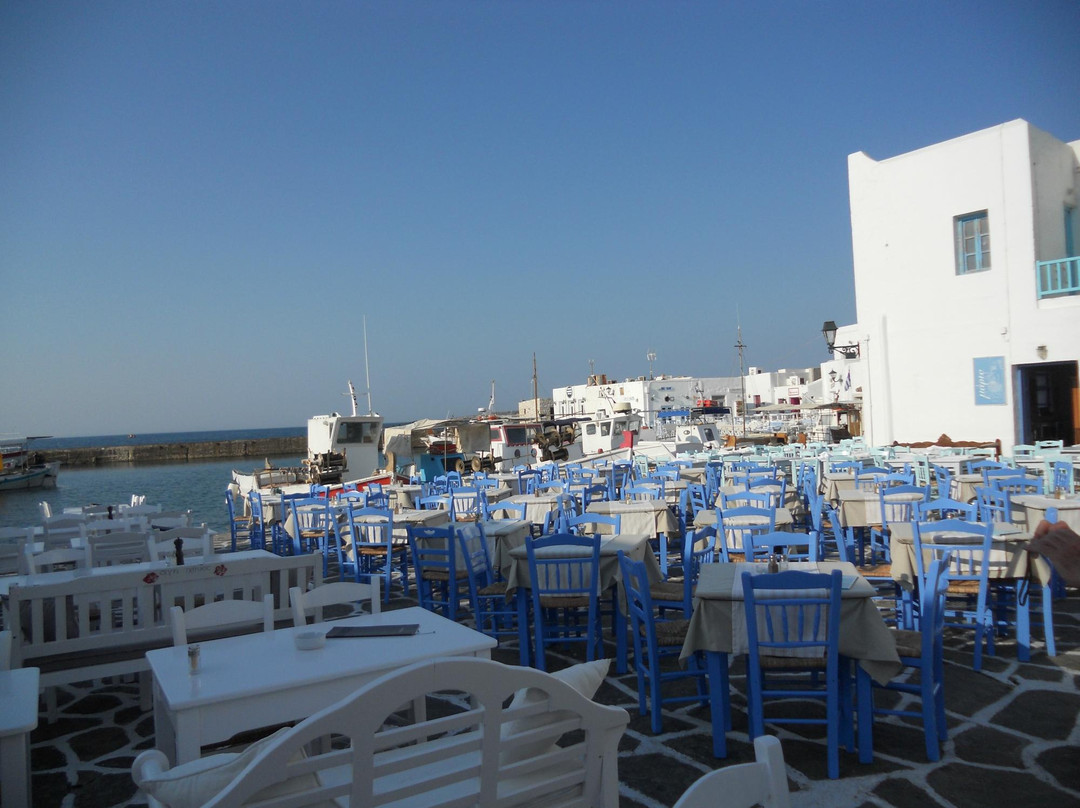 Tsachpinis Ouzeri Ton Naftikon