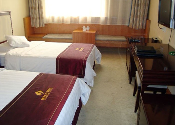 唐尧大酒店主图