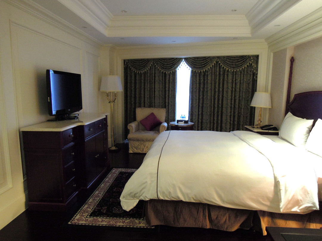 熹龙国际大酒店主图