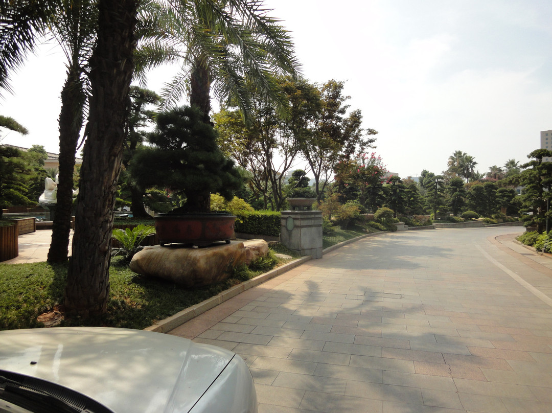 盘龙山庄大酒店主图