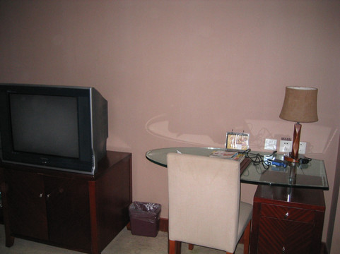 八宝大酒店主图