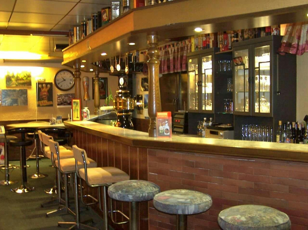 Cinovec餐馆和美食-Cafe Restaurant Am Schauhubel