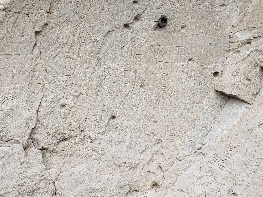 Register Cliffs-Guernsey必去景点