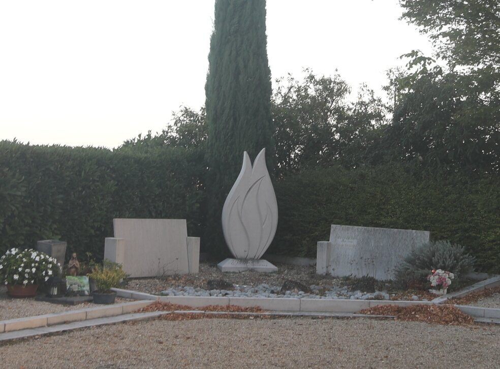 Cimetière Communal de Sainte-Marie-la-Blanche景点图片