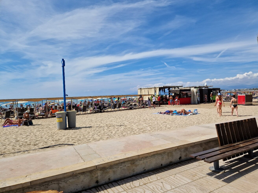 Els Pilons Beach-萨洛必去景点