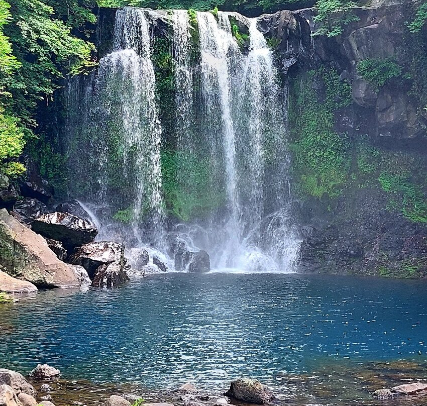 Cheonjeyeon Falls-西归浦市必去景点