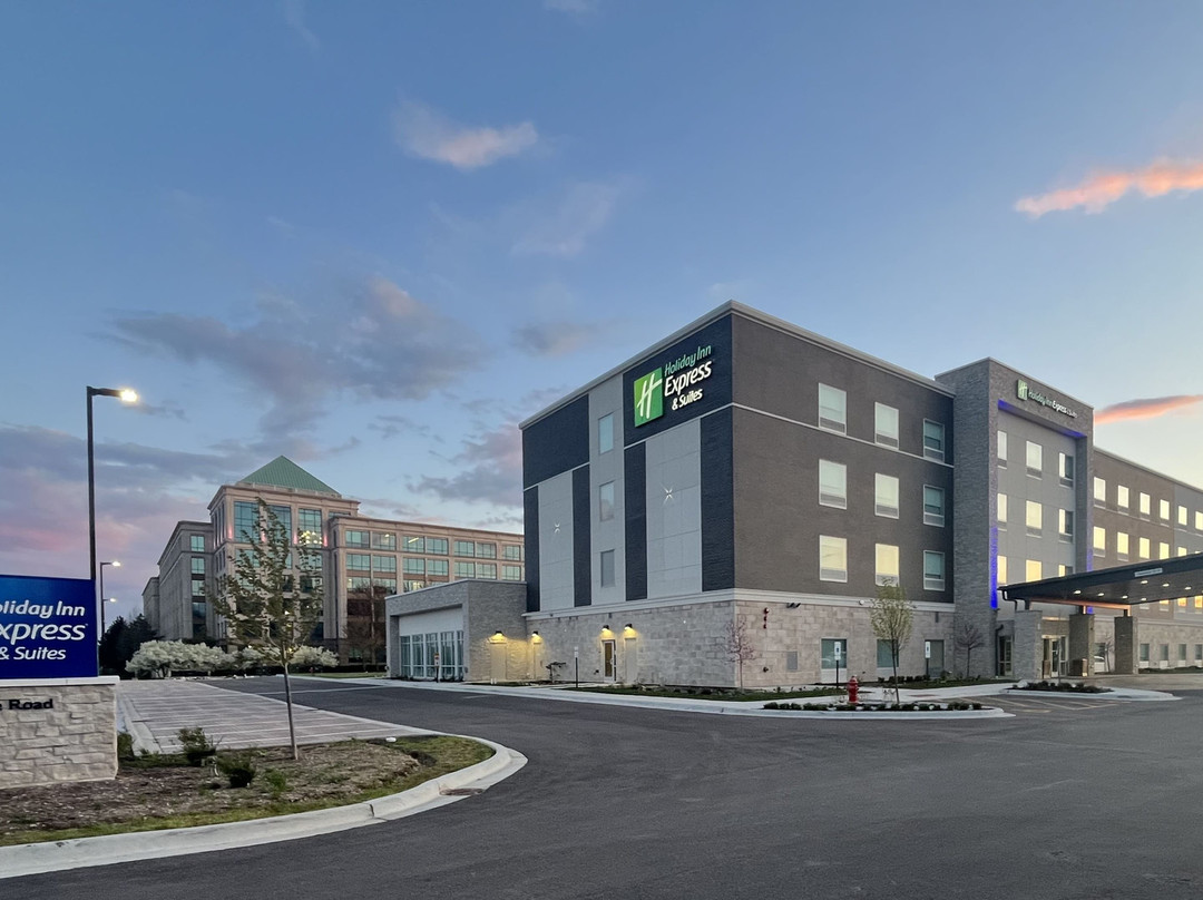 Holiday Inn Express & Suites Chicago Schaumburg By IHG