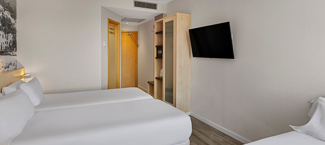 赫罗纳快捷假日酒店