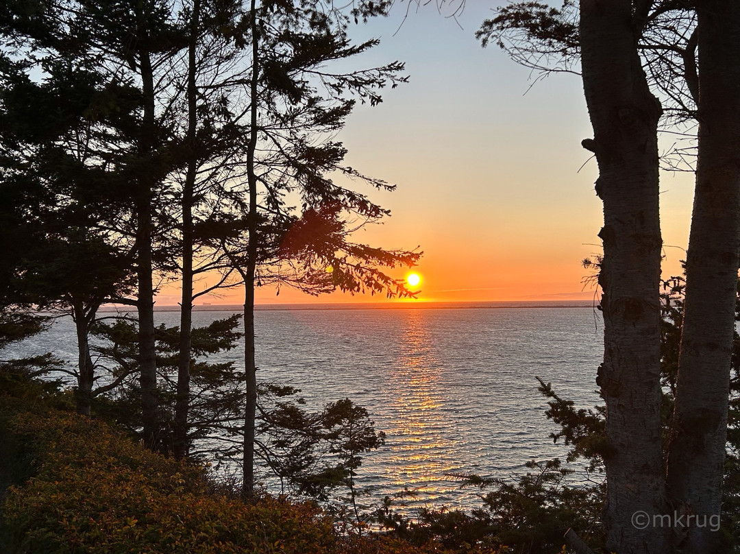 Juan De Fuca Waterfront Hotel & Cottages主图