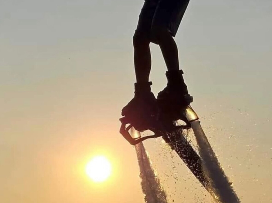 Find A Way Flyboarding景点图片