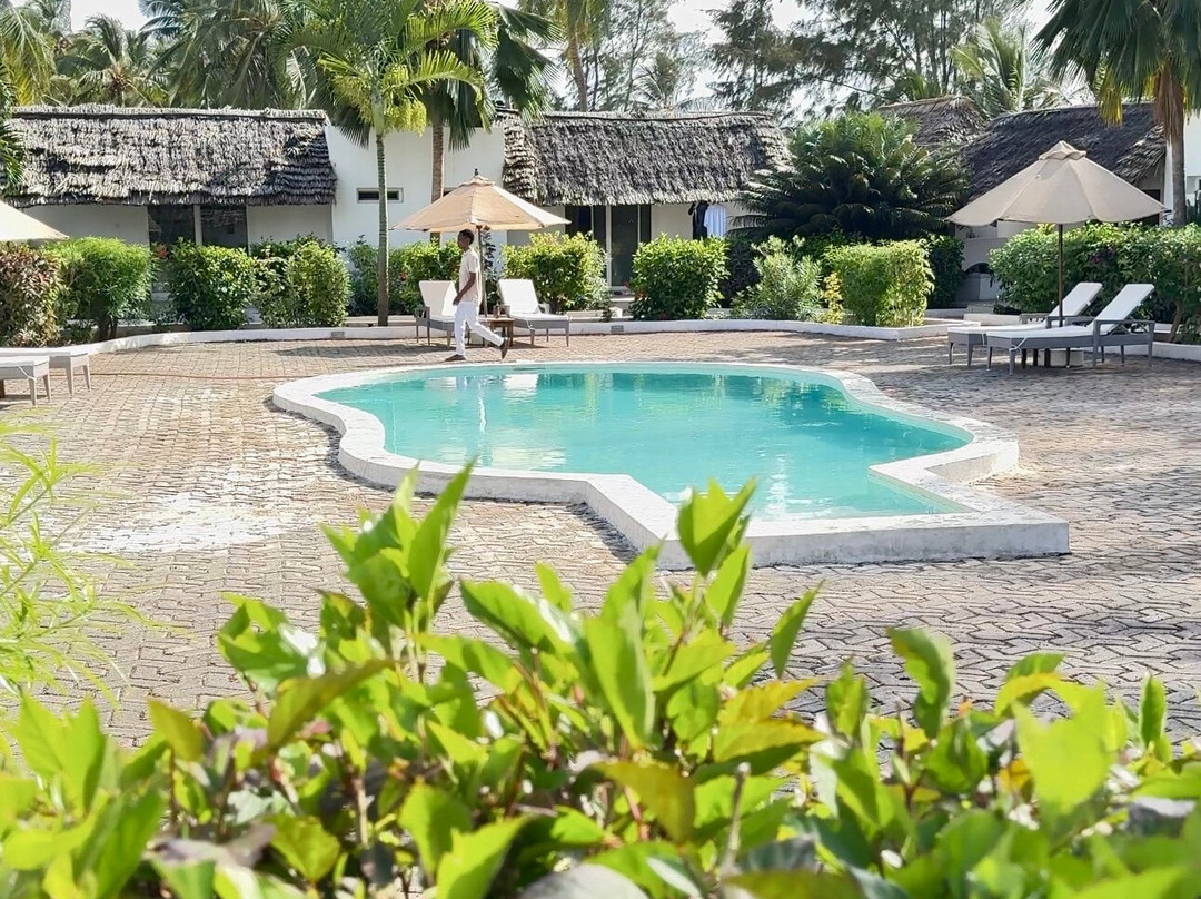 单桅帆船酒店主图