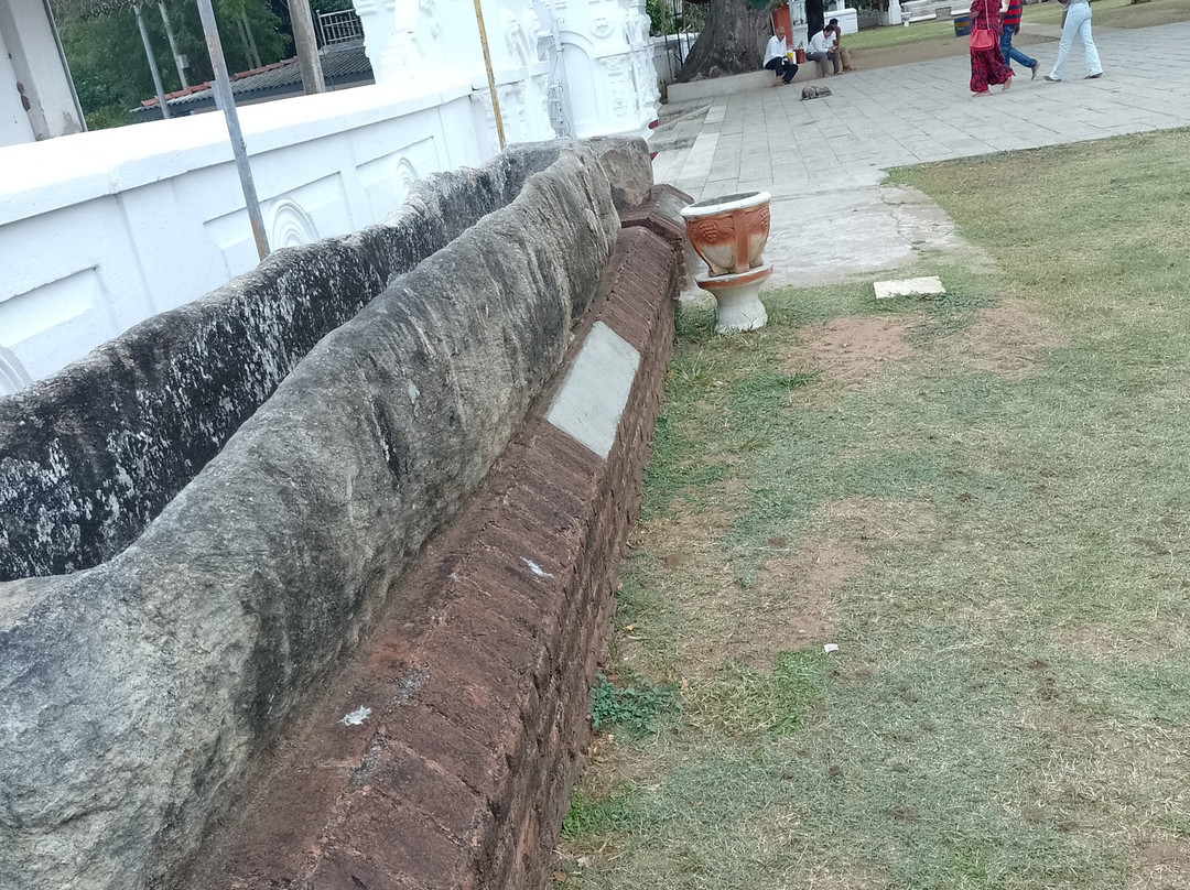 Tissamaharama Raja Maha Vihara-蒂瑟默哈拉默必去景点