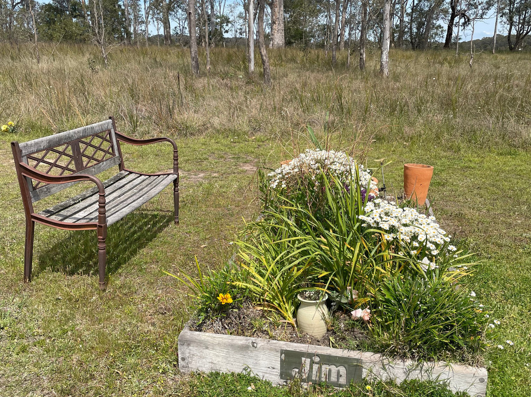 Briagolong Cemetery-Briagolong必去景点