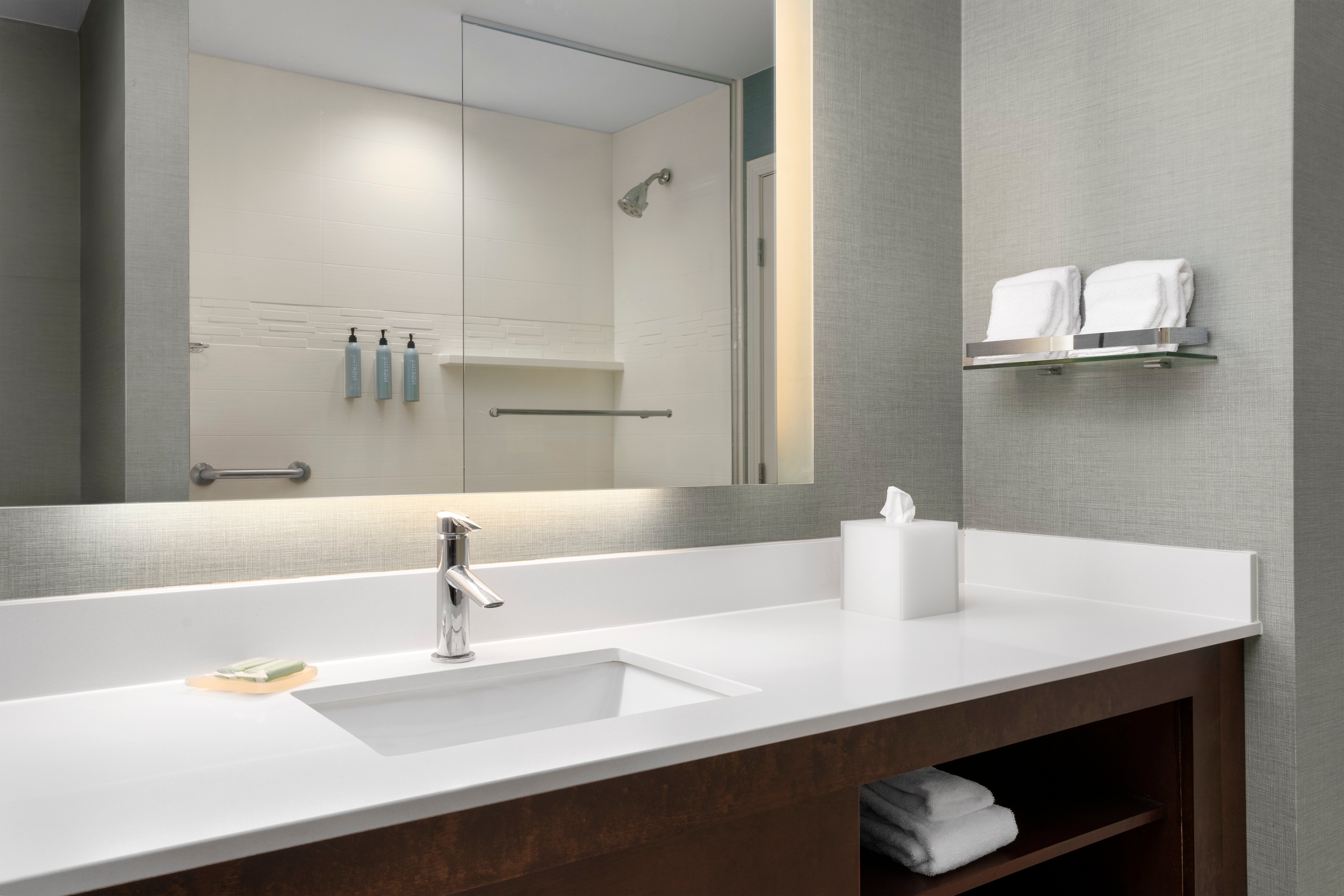 Residence Inn Kingston-浴室
