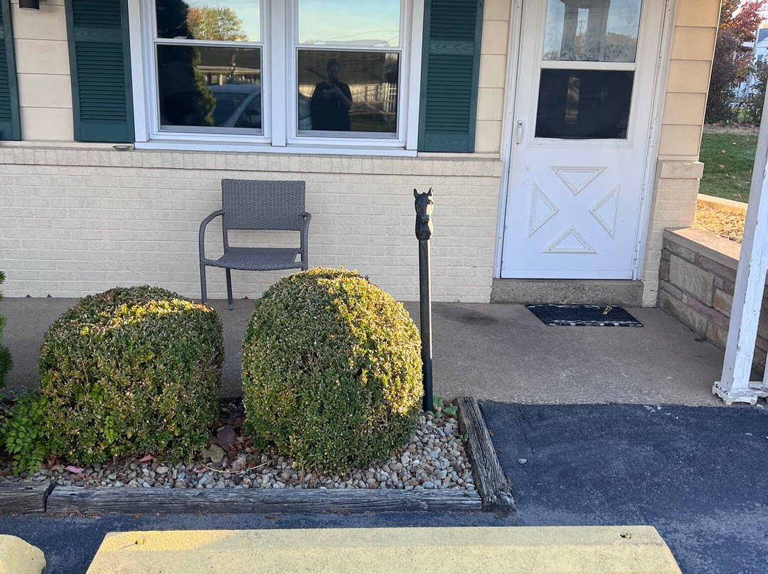 Glass House Inn主图