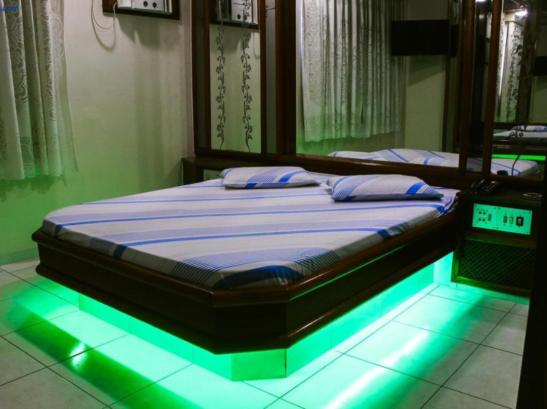 Station Hotel (Adults Only)