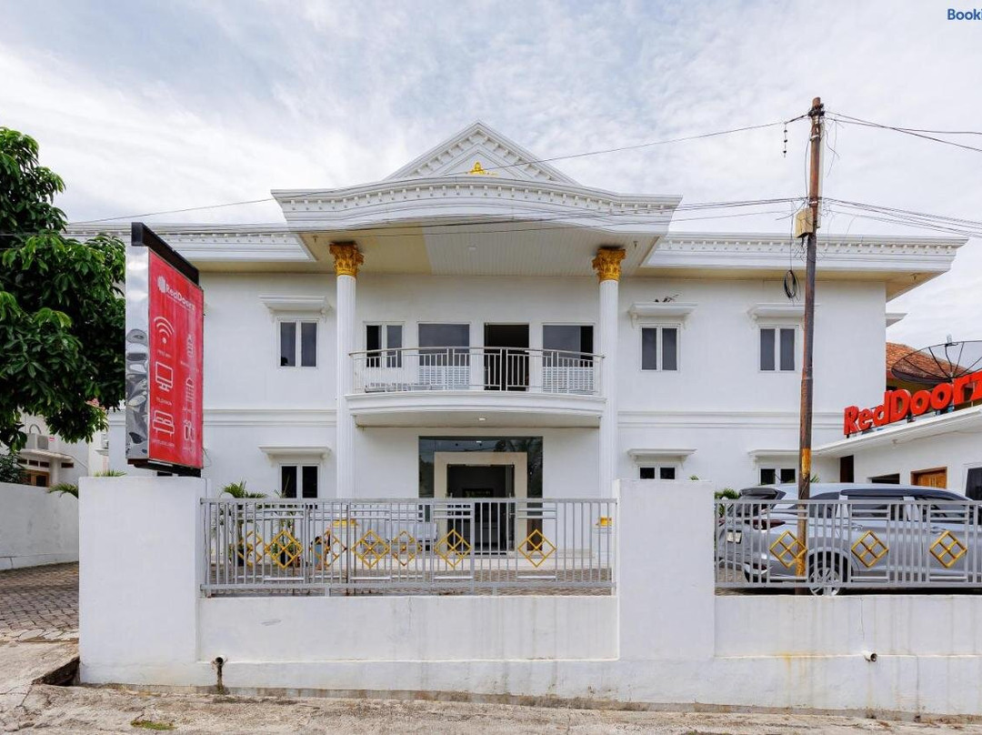 RedDoorz Syariah near Transmart Lampung