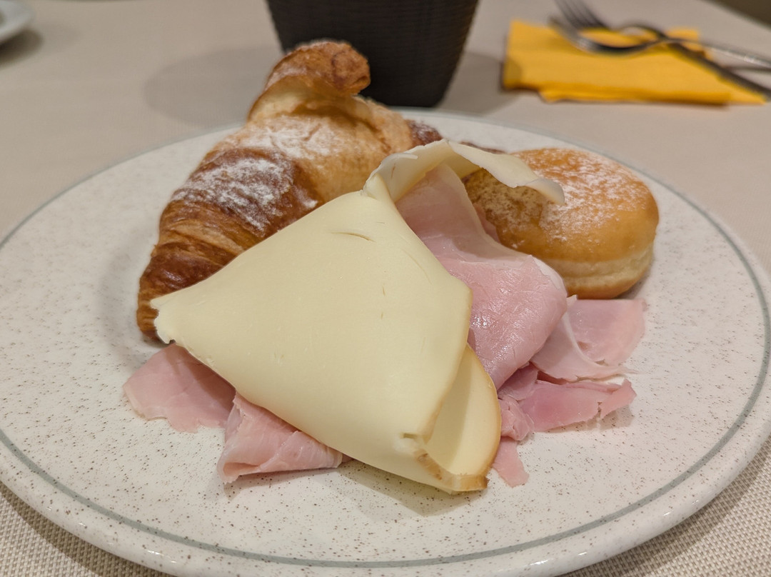 新皮欧内酒店主图