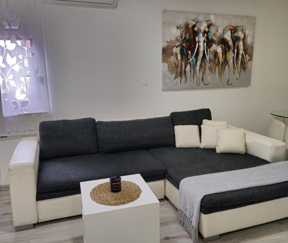 Apartment Aria