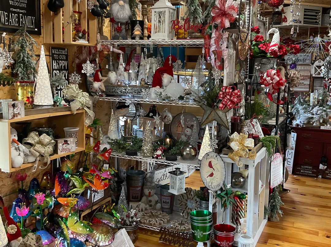 A Unique Boutique Llc - Gift Shop-Marion必去景点