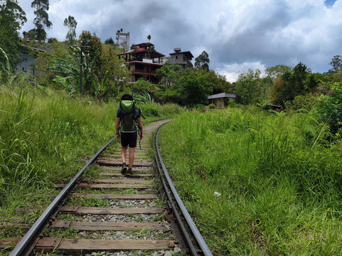 Sudesh-锡吉里亚必去景点