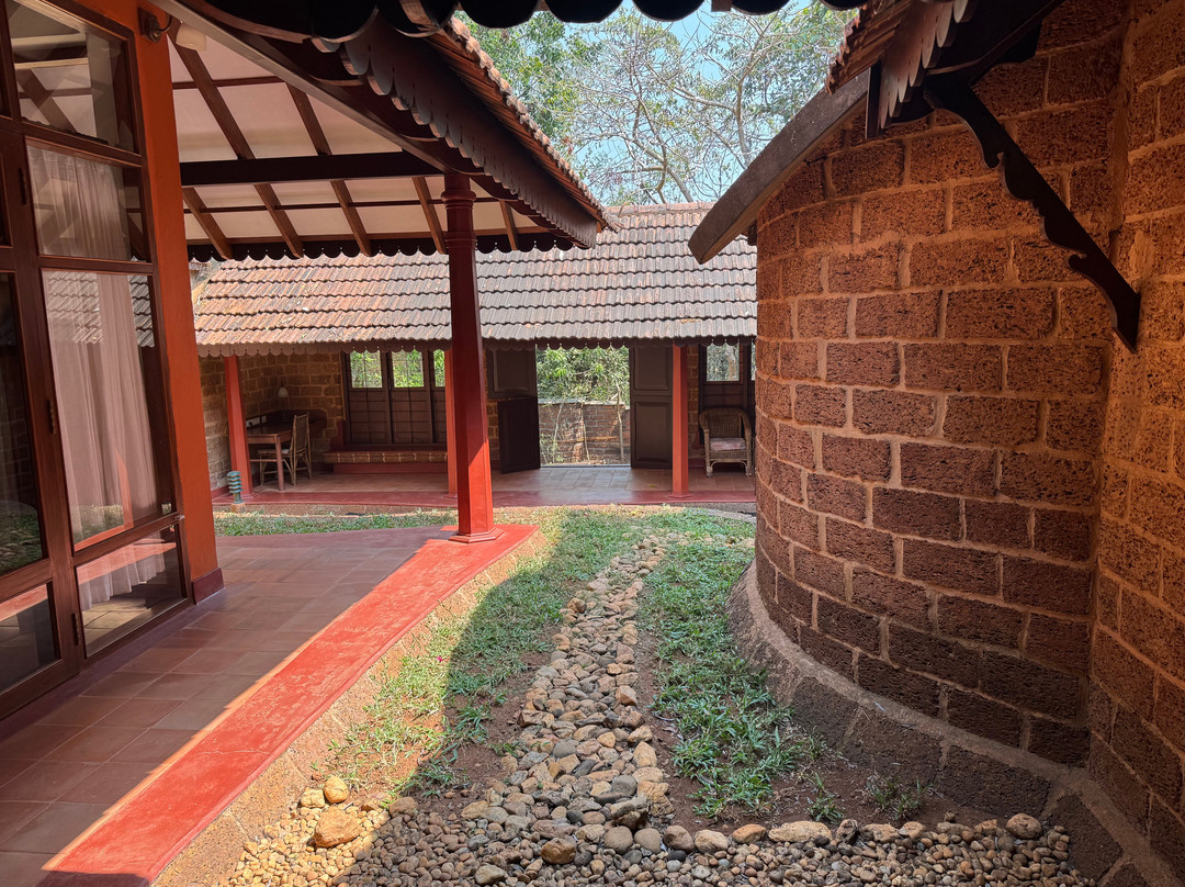 SwaSwara, CGH Earth主图