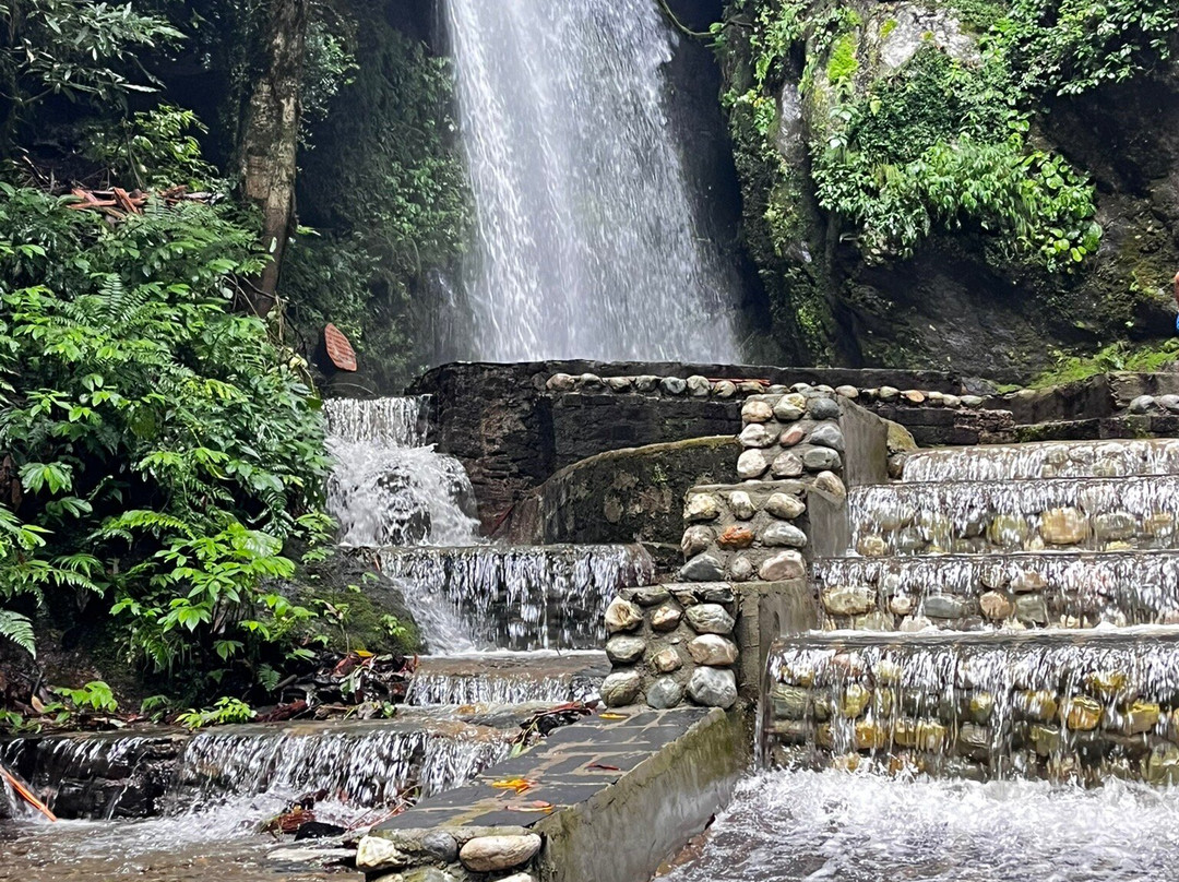 Jibhi Waterfall景点图片