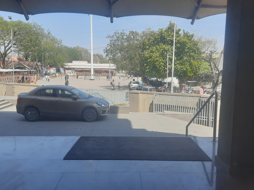 Click Hotel Junagadh主图