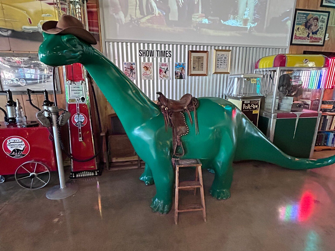Frontier Auto Museum景点图片