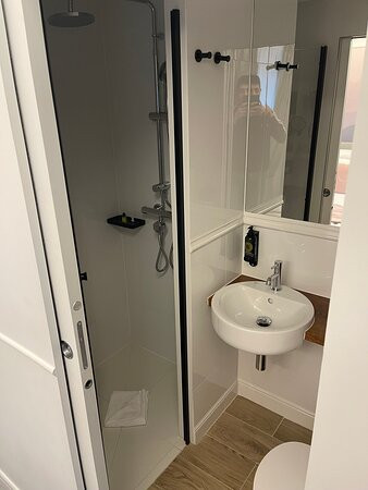 巴黎米勒玫瑰酒店主图